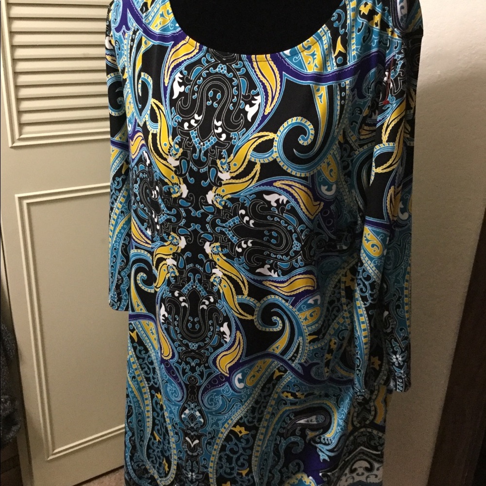 Silky feeling dress in yellows, blues and black.XL